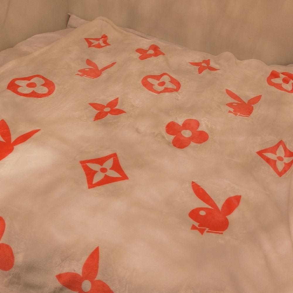 PLAYBOY White and Red Blanket